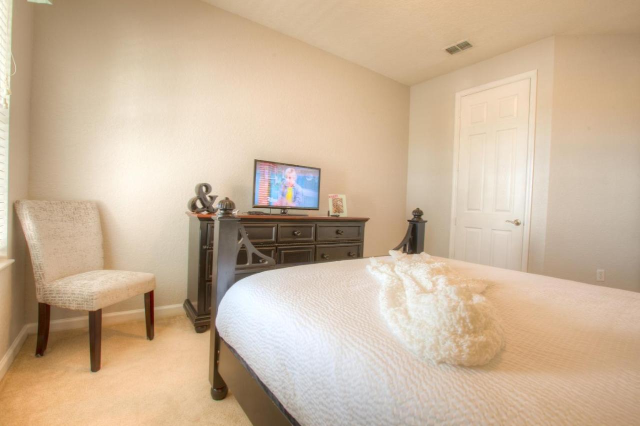 Stunning Lakeview Condo Wprivate Balcony Kissimmee Eksteriør billede